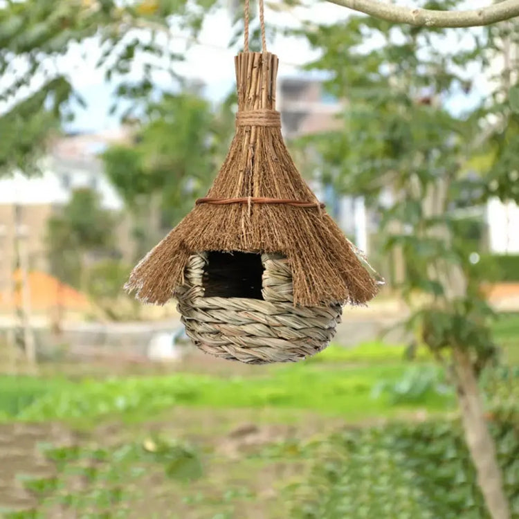 Hanging Hand-Woven Grass Bird House – Eco-Friendly Nest Hut for Small Birds & Outdoor Shelter