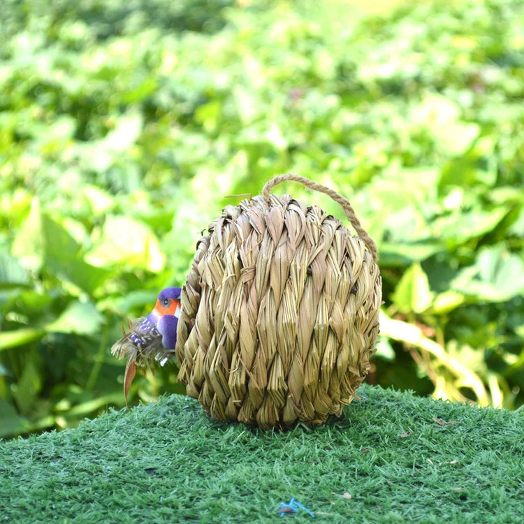 2024 Handwoven Reed Grass Bird Nest – Hanging Hummingbird Egg Cage for Outdoor Decor, Small Parrots & Garden Wildlife (Multiple Sizes)