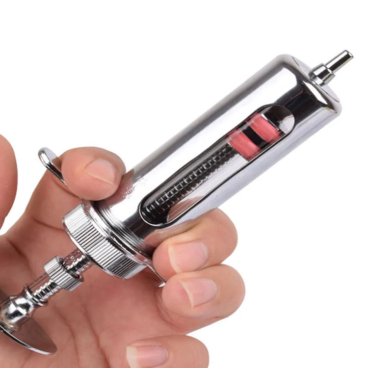 Fish tank plant liquid fertilizer syringe is used to add aquatic plant liquid fertilizer to remove planarian fish from feeding
